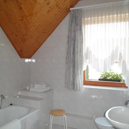 Grundner Vendeghaz Bed & Breakfast