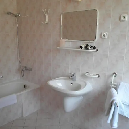 Grundner Vendeghaz 3*
