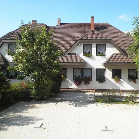 Bed & Breakfast Grundner Vendeghaz 3*