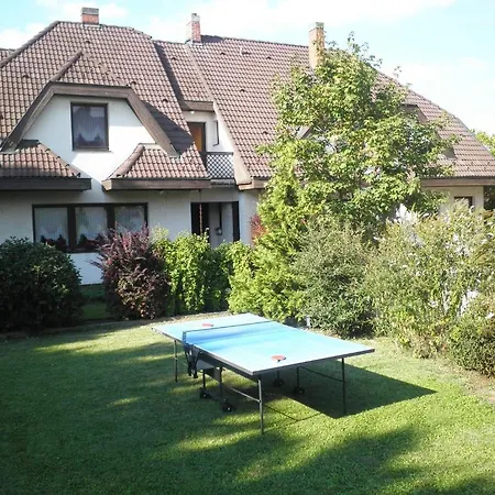 Grundner Vendeghaz Bed & Breakfast