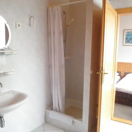 Grundner Vendeghaz Bed & Breakfast 3*