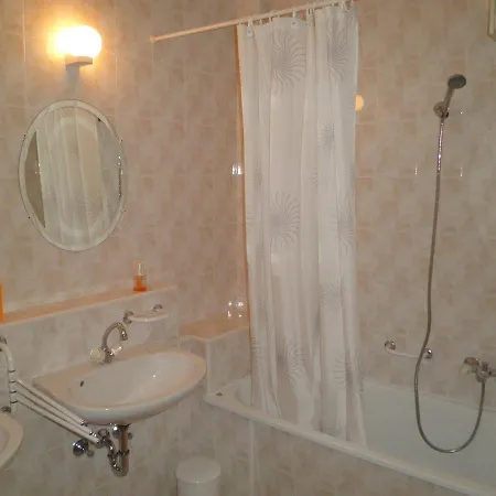 Grundner Vendeghaz Bed & Breakfast Siofok