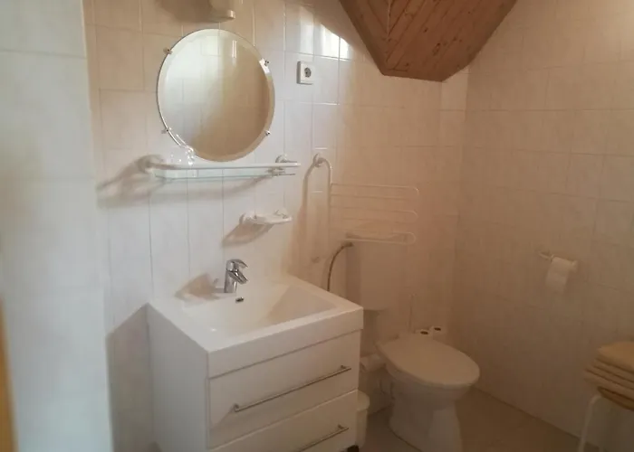 Oda ve Kahvaltı Gruendner Vendeghaz Siofok