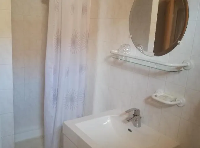 Oda ve Kahvaltı Gruendner Vendeghaz 4*