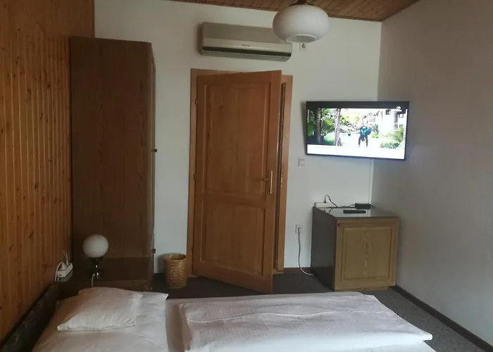 Gruendner Vendeghaz Siofok