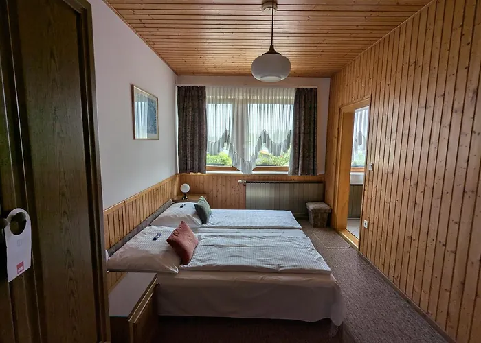 Gruendner Vendeghaz シオーフォク