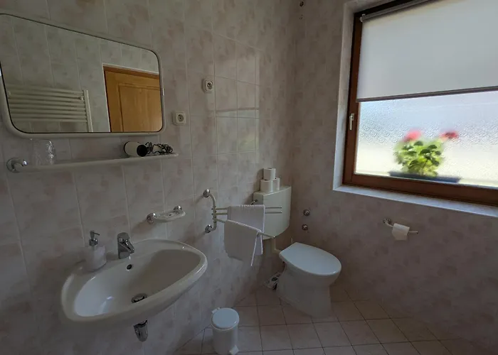 Oda ve Kahvaltı Gruendner Vendeghaz 4*