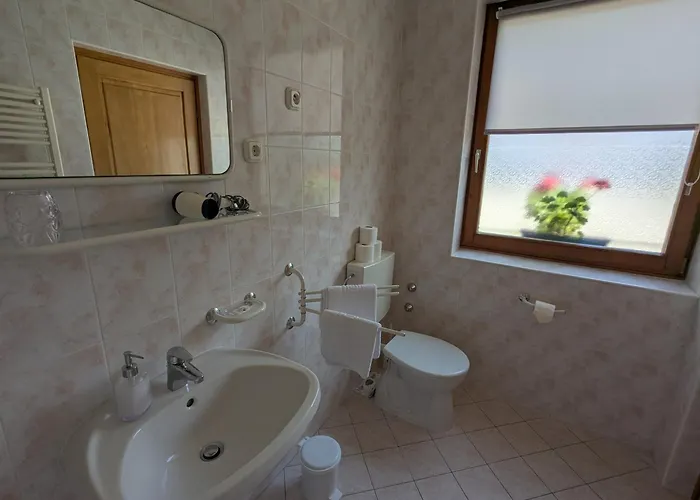 Gruendner Vendeghaz Oda ve Kahvaltı 4*