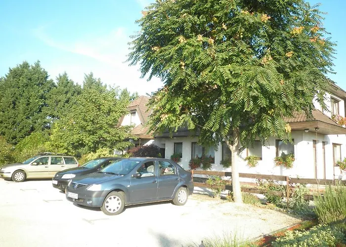 Gruendner Vendeghaz Oda ve Kahvaltı 4*