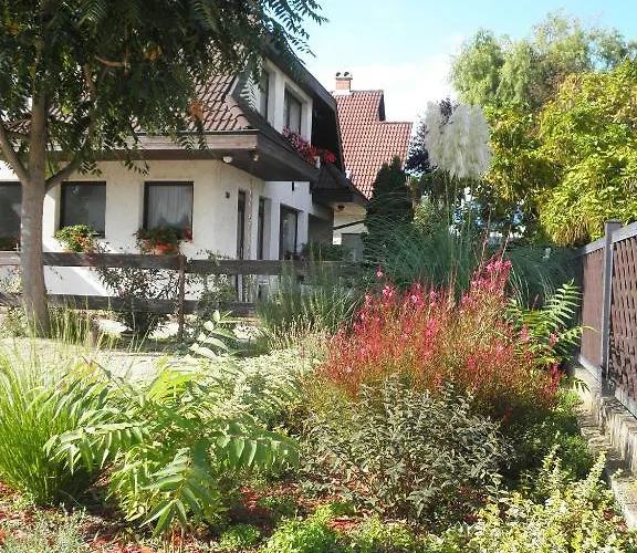 Gruendner Vendeghaz 4* Siofok